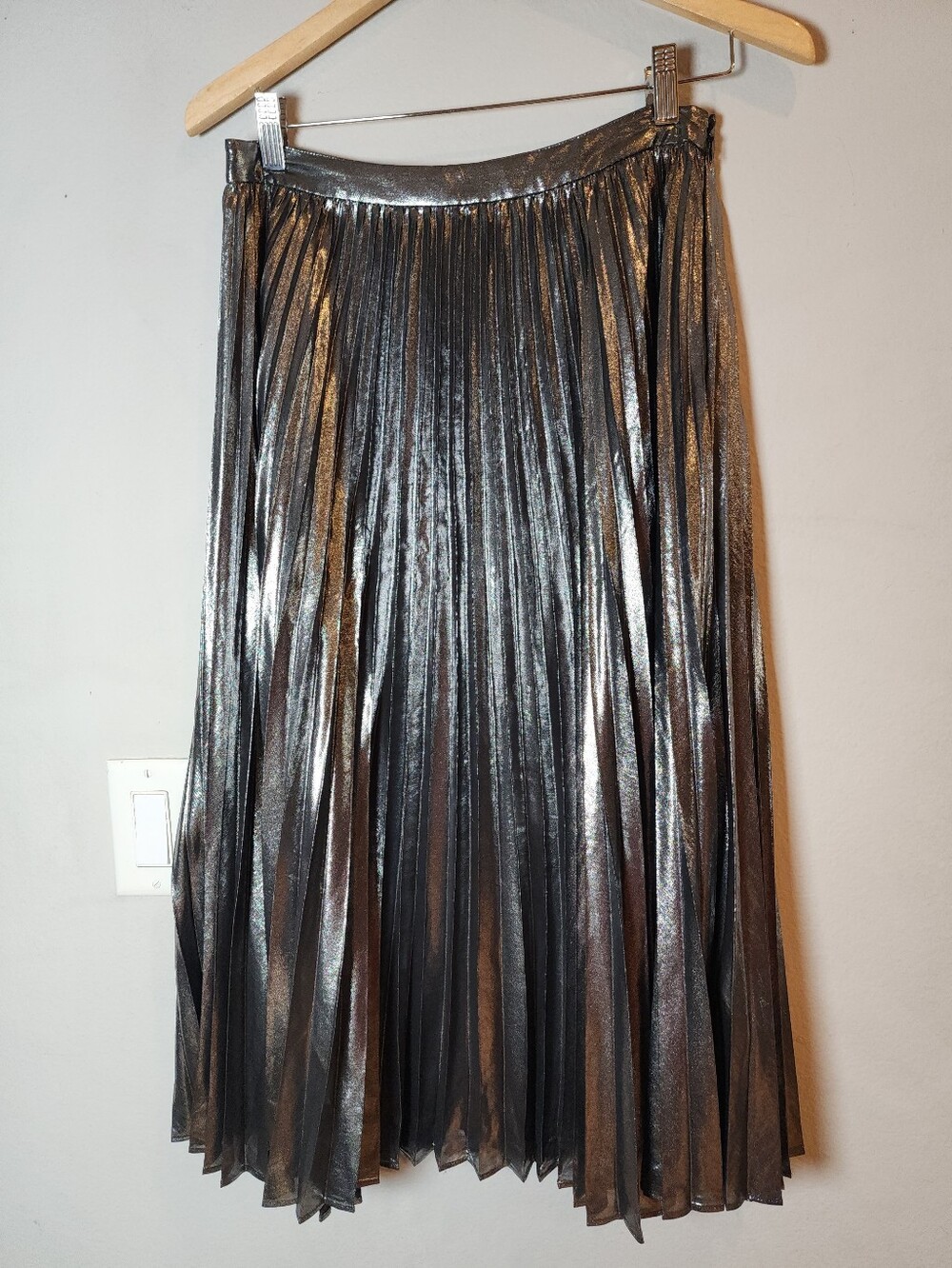 Banana Republic Charcoal Grey Silver Metallic Shine Pleated Midi Skirt Size 6
